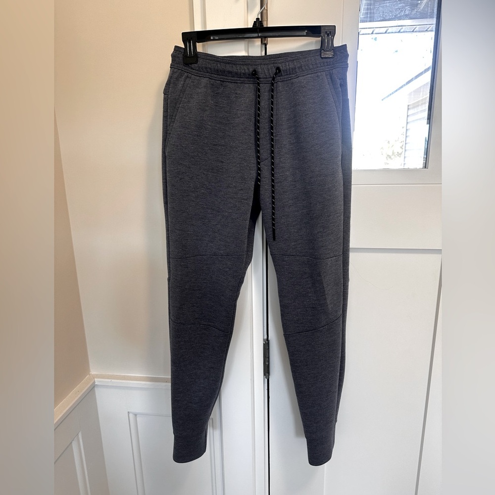 Men’s American Eagle joggers size small
